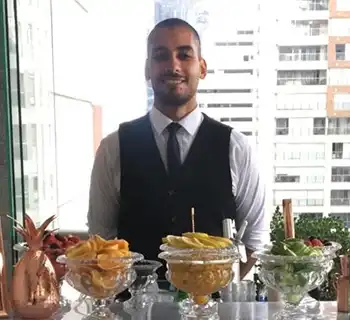 Everton felipe proprietario e bartender da Albatroz bar para eventos